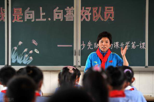 国模谢文裸体撅屁股