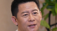 阿姨的脸被遮住了